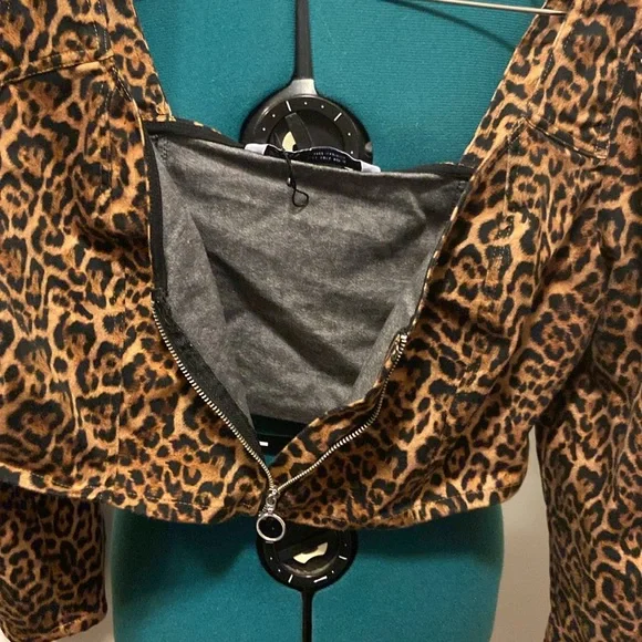 Zara Animal print crop top zip front Large - Picture 5 of 6